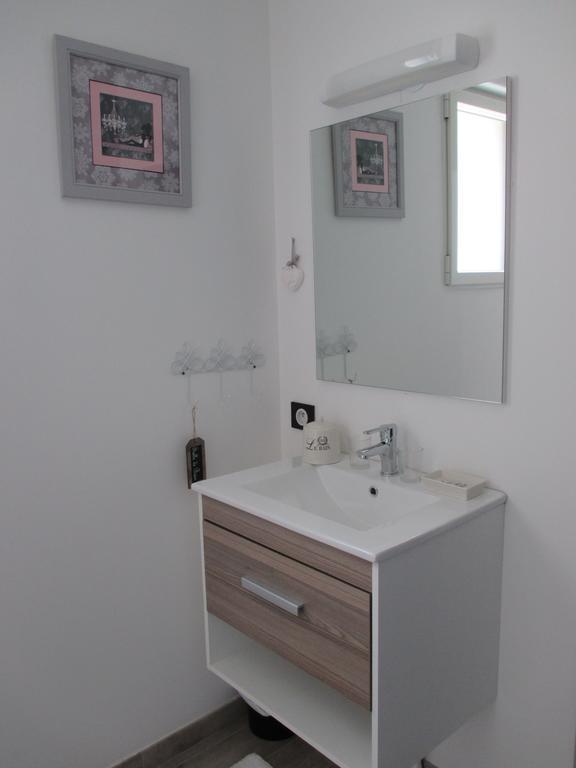 Les Abris Du Chateau Mer Room photo